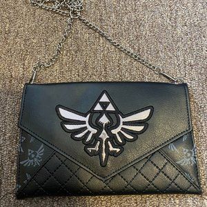 Legend of Zelda Wristlets/Wallet/Ourse - Like New